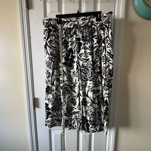 Knox Rose Black and White Floral A-Line pants croped